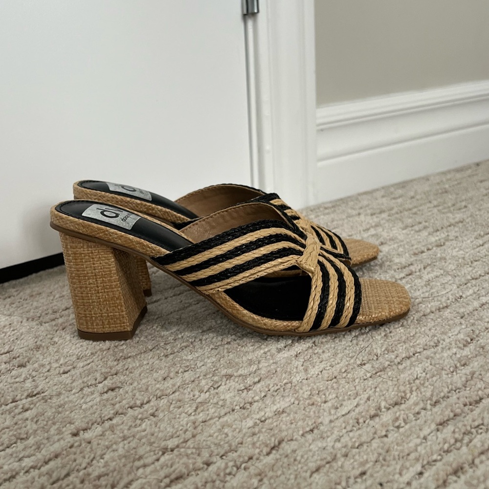 BNWT Dolce Vita Raffia Straw Heels size 6 women’s - Picture 3 of 6